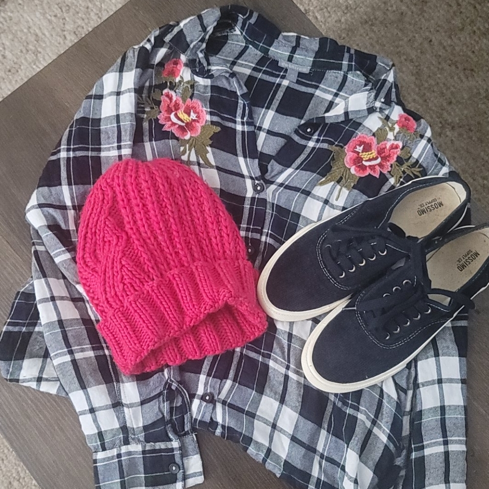 3 piece set includes plaid top, beanie & sneakers